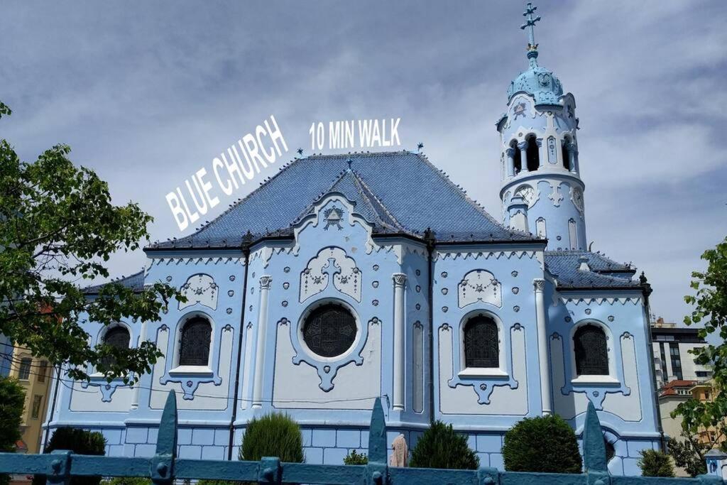 Gorgeous City Center Apartment In Bratislava With Free Parking Екстер'єр фото