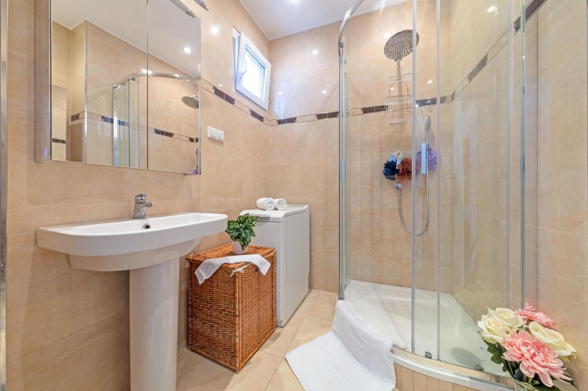 Gorgeous City Center Apartment In Bratislava With Free Parking Екстер'єр фото
