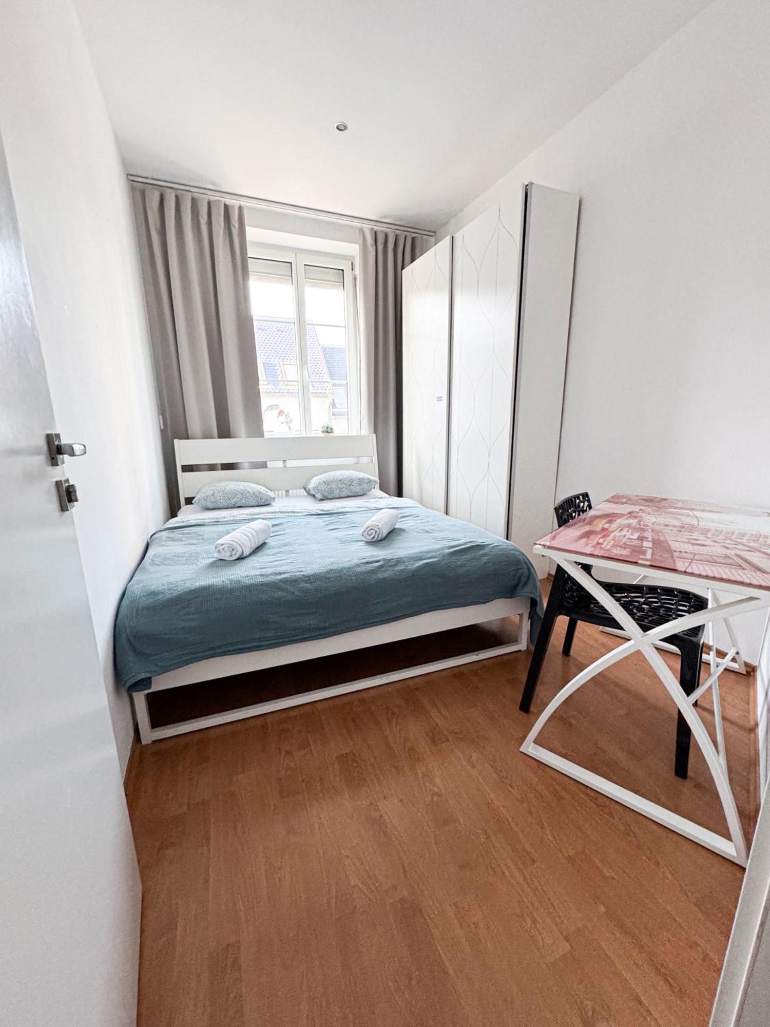 Gorgeous City Center Apartment In Bratislava With Free Parking Екстер'єр фото